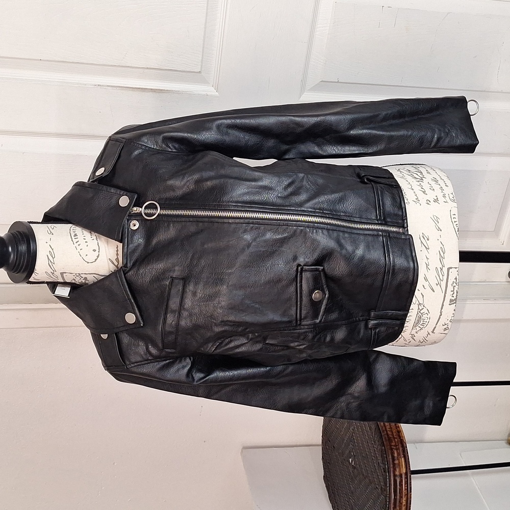 Soncy Moto Jacket Faux Leather Zip Accents Collared Black Womens Size 10 New